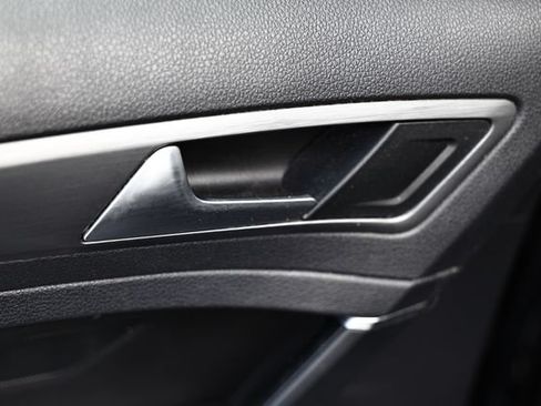 Used 2019 Volkswagen Golf SE FWD image 23