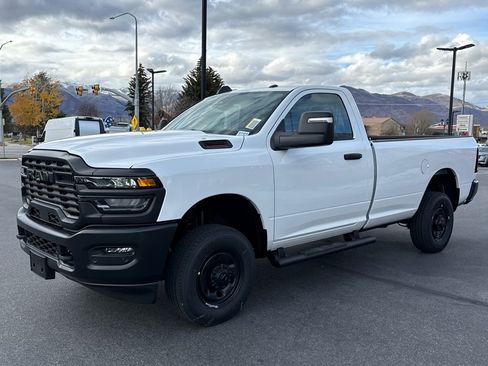 New 2026 RAM 2500 Tradesman AWD/4WD image 4