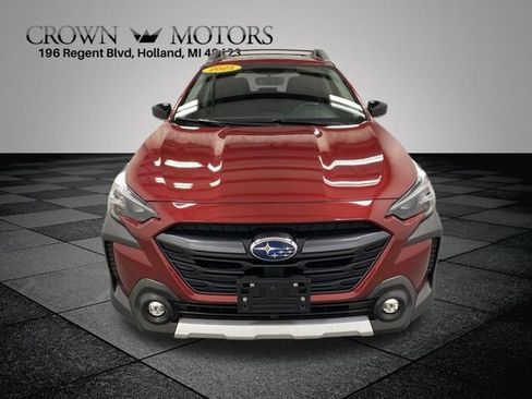 Used 2025 Subaru Outback Limited AWD/4WD image 6