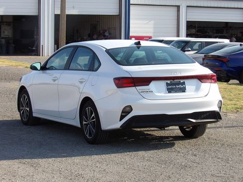 Used 2024 Kia Forte LXS FWD image 8