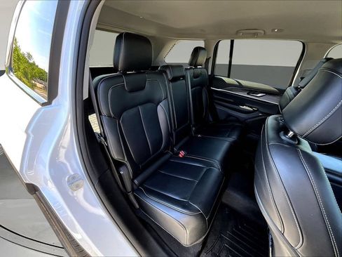Used 2023 Jeep Grand Cherokee Limited AWD/4WD image 29
