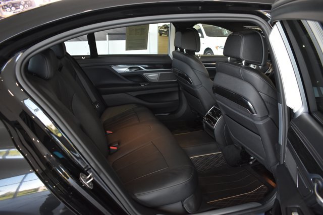 Used 2017 BMW 740e xDrive AWD/4WD image 30