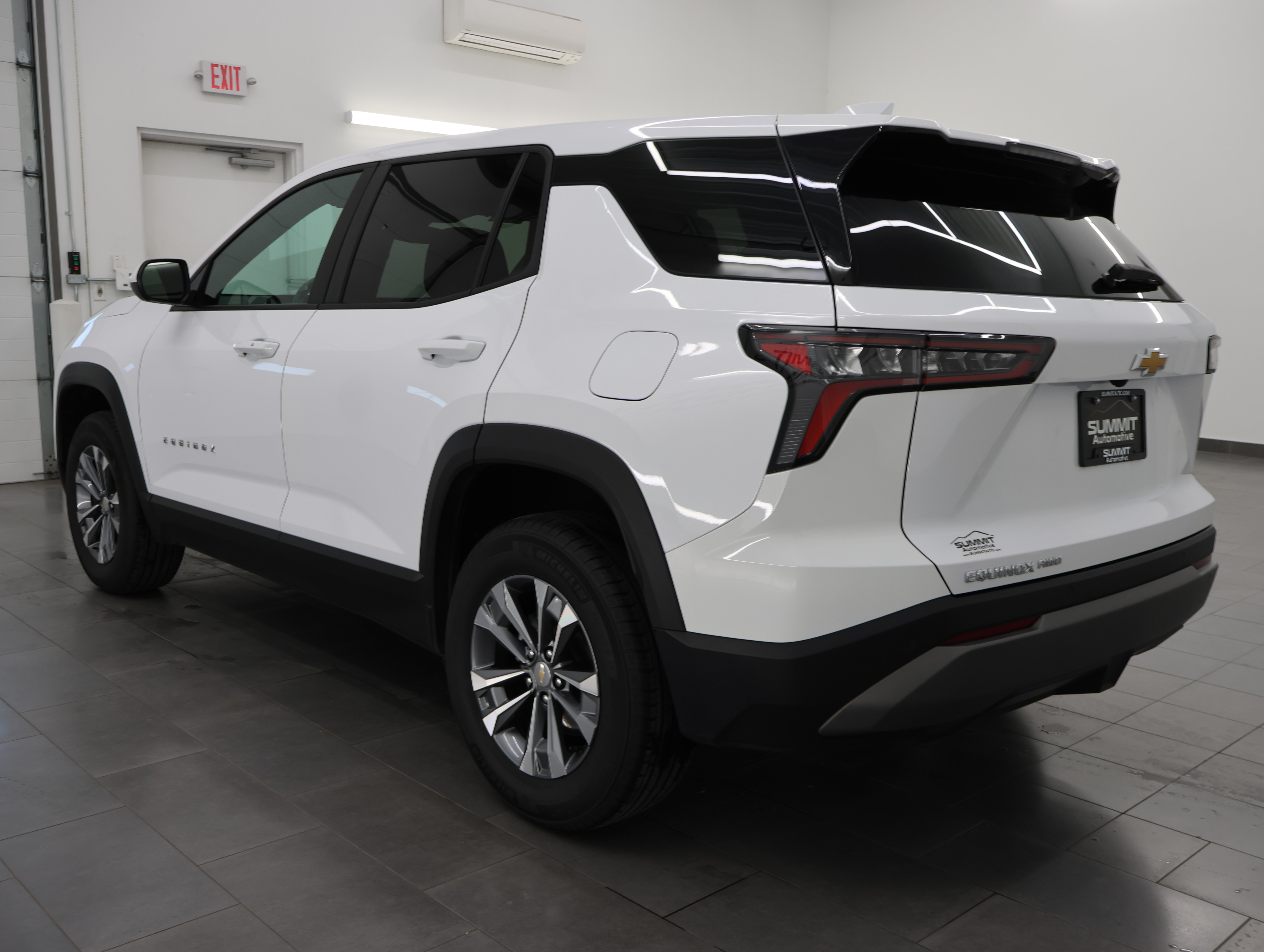 Used 2026 Chevrolet Equinox LT AWD/4WD image 5