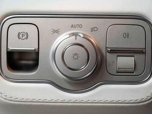 Certified 2024 Mercedes-Benz Maybach GLS 600 4MATIC image 30