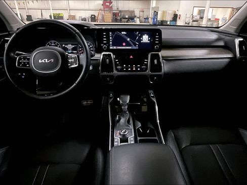 Used 2023 Kia Sorento EX AWD/4WD image 14