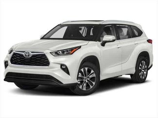 Used 2021 Toyota Highlander XLE FWD video 1