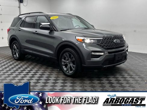 Used 2023 Ford Explorer XLT w/ Equipment Group 202A image 1