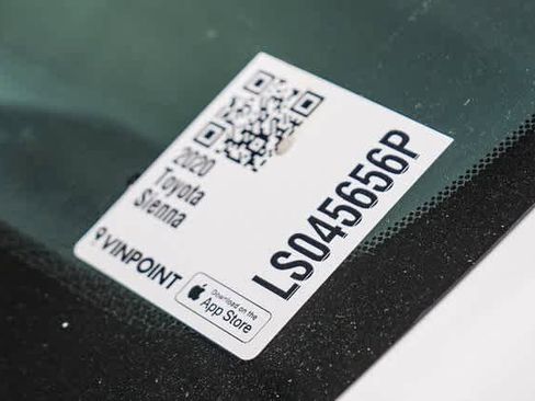 Certified 2020 Toyota Sienna SE image 30