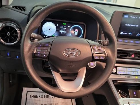Used 2023 Hyundai Kona SE image 9