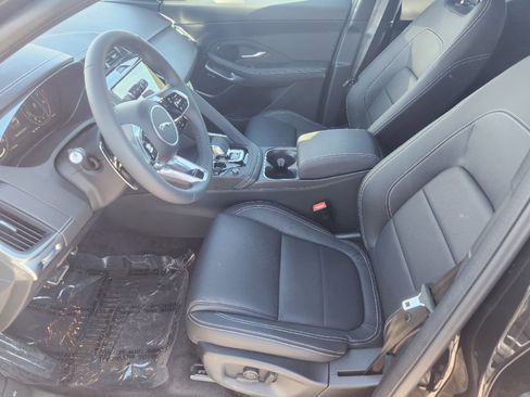 New 2024 Jaguar E-PACE R-Dynamic SE image 13