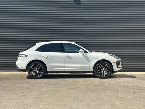 Certified 2025 Porsche Macan image 8