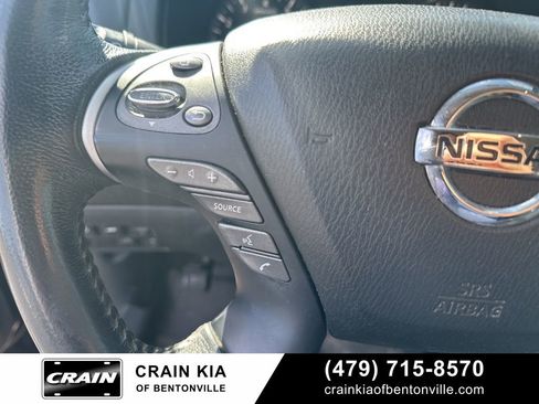 Used 2017 Nissan Pathfinder SL AWD/4WD image 19