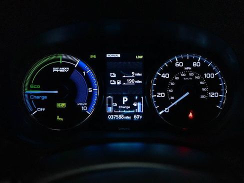 Used 2022 Mitsubishi Outlander GT AWD/4WD image 18