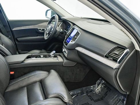 Certified 2023 Volvo XC90 T8 Ultimate w/ Protection Package Premier image 18