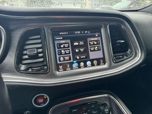 Used 2016 Dodge Challenger SRT Hellcat image 17