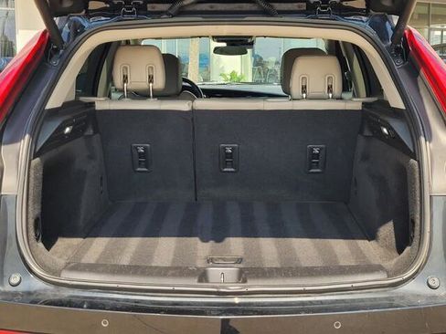 Used 2023 Cadillac XT4 Luxury w/ Cold Weather Package image 8