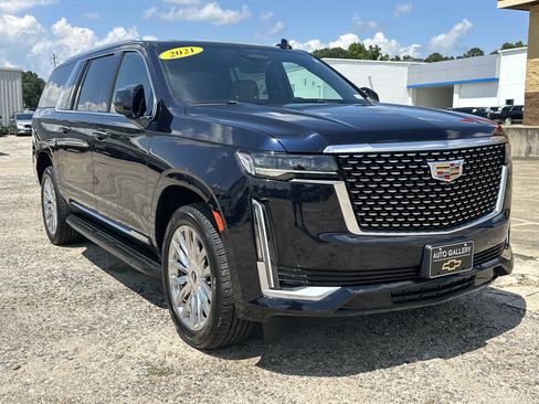 Certified 2021 Cadillac Escalade ESV Premium Luxury AWD/4WD image 3