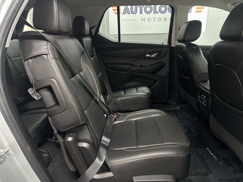 Used 2021 Chevrolet Traverse RS image 39