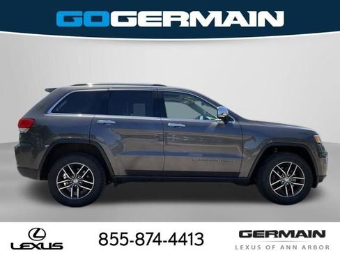 Used 2018 Jeep Grand Cherokee Limited AWD/4WD image 9