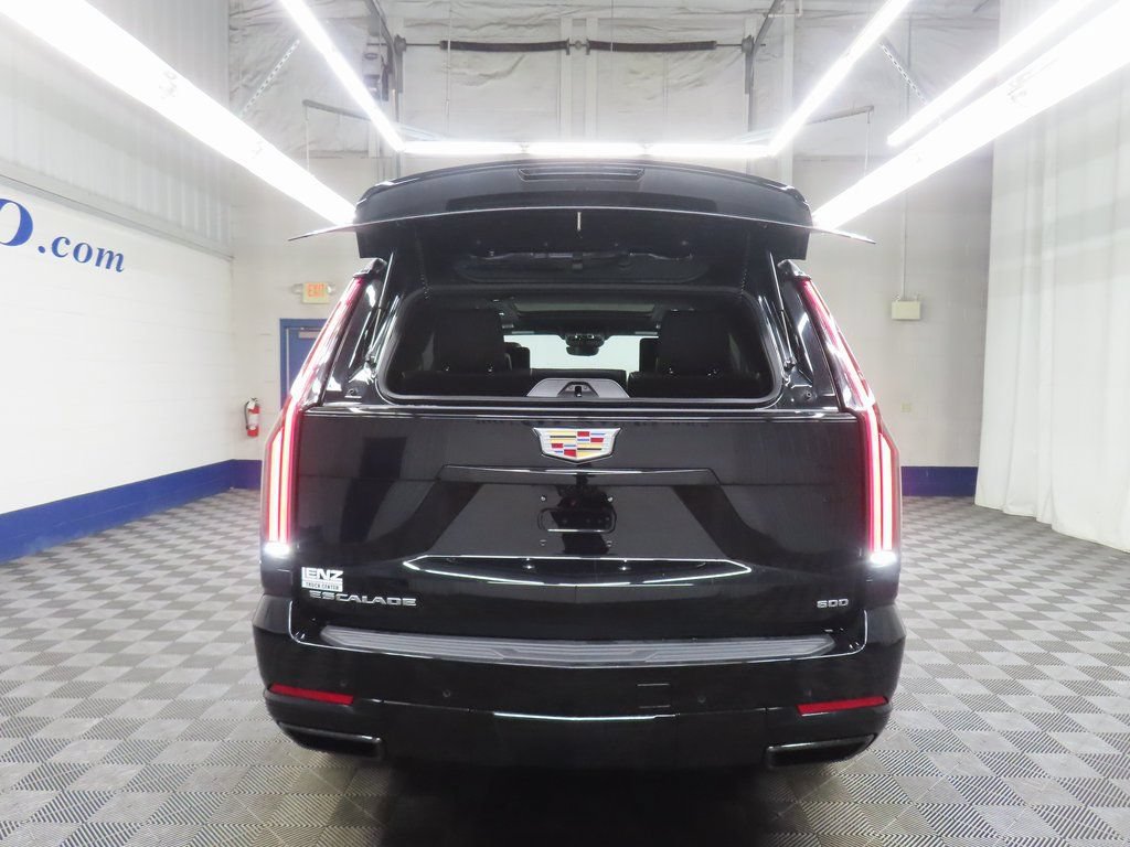 Used 2026 Cadillac Escalade Platinum Sport w/ LPO, Floor Liner Package AWD/4WD image 36
