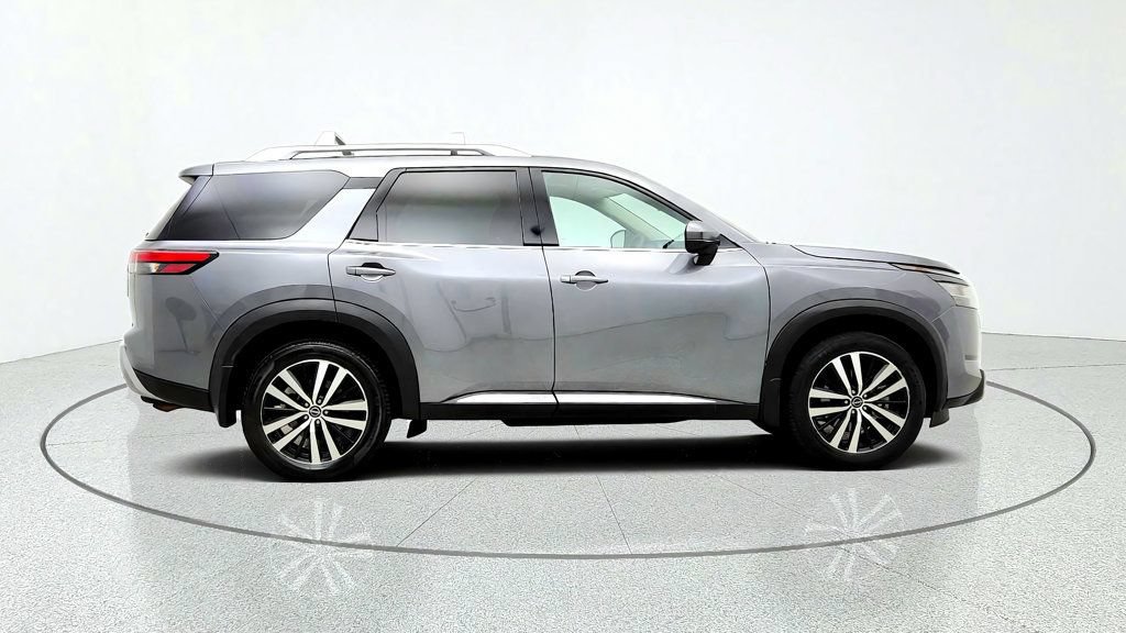 Used 2024 Nissan Pathfinder Platinum AWD/4WD image 4