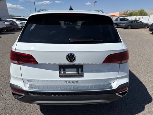 Used 2023 Volkswagen Taos SE FWD image 4