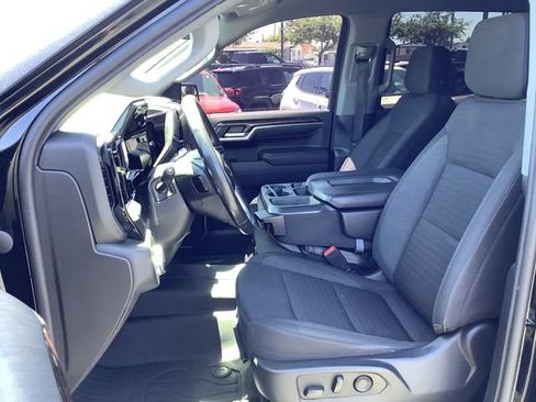 Used 2022 GMC Sierra 1500 Elevation w/ LPO, Elevation Black Package AWD/4WD image 8