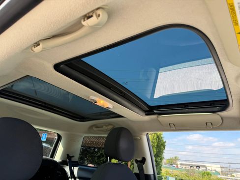 Used 2011 MINI Cooper Hardtop image 24