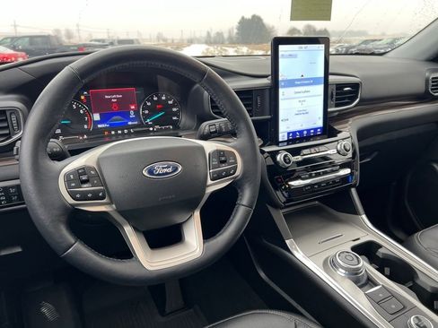 Certified 2023 Ford Explorer Limited w/ Limited Technology Package image 22
