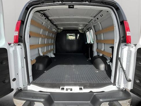 Used 2025 Chevrolet Express 2500 w/ Driver Convenience Package RWD image 25
