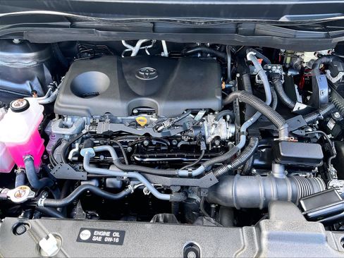 Used 2024 Toyota Sienna XLE image 35