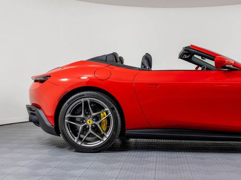 Certified 2025 Ferrari Roma Spider image 18