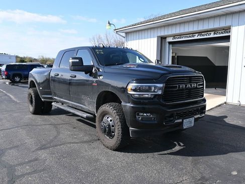 Used 2024 RAM 3500 Laramie w/ Night Edition image 4