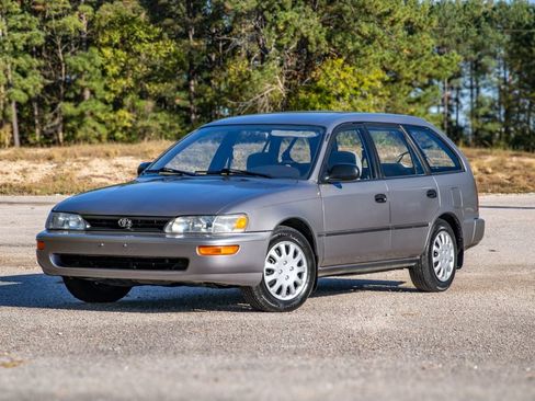 Used 1995 Toyota Corolla DX image 1