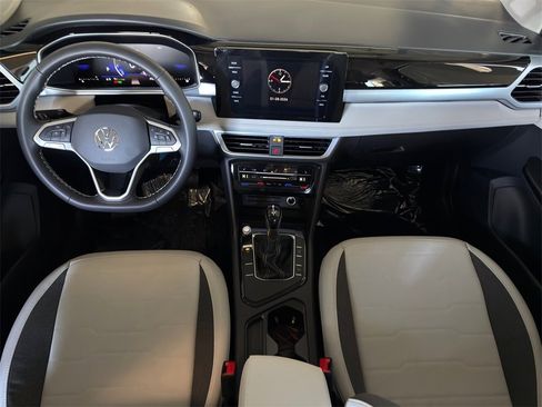 New 2026 Volkswagen Taos SE image 25