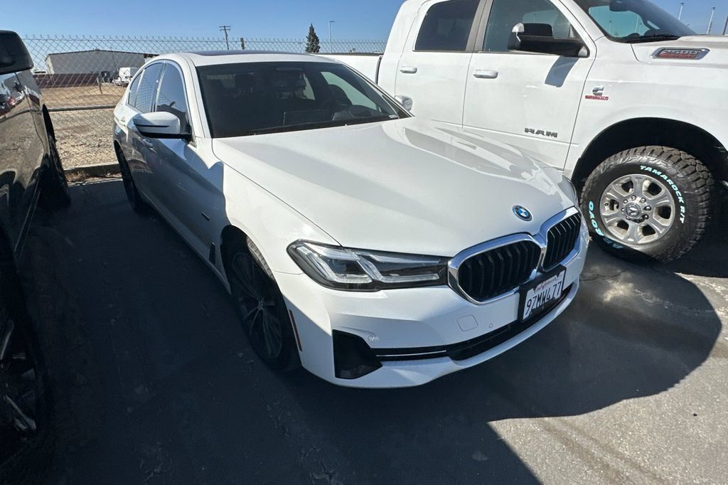 Used 2023 BMW 530e w/ Premium Package RWD image 2