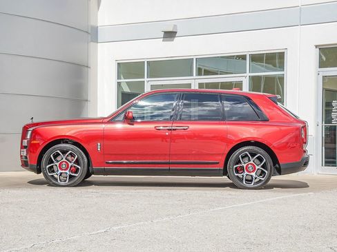 Certified 2024 Rolls-Royce Cullinan Black Badge w/ Dark Exterior Package image 12