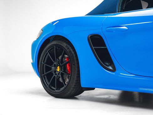 Used 2025 Porsche 718 Boxster GTS w/ Premium Package RWD image 16