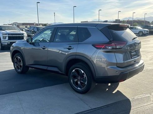Used 2024 Nissan Rogue SV AWD/4WD image 21