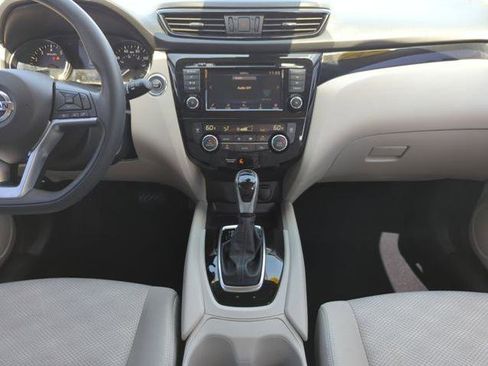 Certified 2020 Nissan Rogue Sport SV FWD image 25