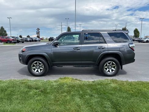 Used 2022 Toyota 4Runner TRD Off-Road AWD/4WD image 6