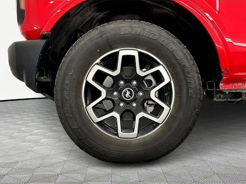 Used 2024 Ford Bronco Outer Banks image 9