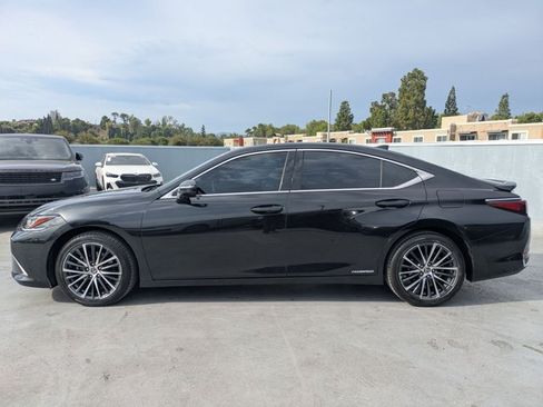 Used 2022 Lexus ES 300h w/ Premium Package FWD image 9