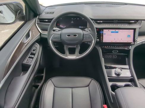 New 2026 Jeep Grand Cherokee L Limited w/ Luxury Tech Group II RWD image 20