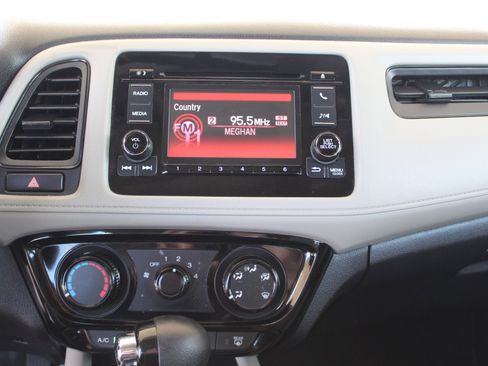 Used 2022 Honda HR-V LX image 32