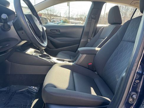 Used 2025 Toyota Corolla LE image 21