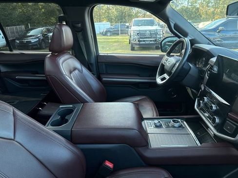 Certified 2024 Ford Expedition Limited image 18