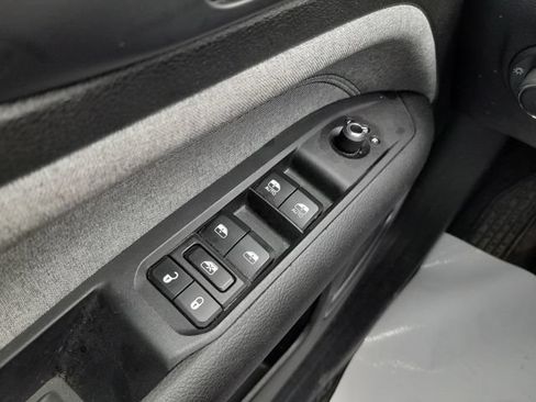 Used 2024 Jeep Compass Latitude AWD/4WD image 30