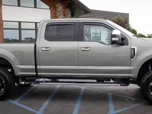 Used 2019 Ford F250 Lariat w/ Lariat Ultimate Package AWD/4WD image 29