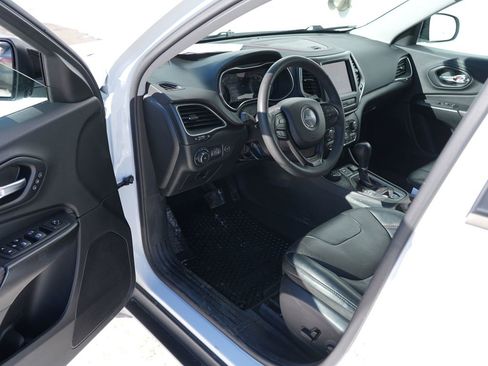 Used 2022 Jeep Cherokee Trailhawk w/ Premium Leather Package image 13